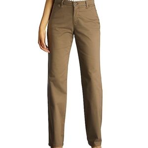 LEE straight leg mid-rise pants. Effortless Wash & Wear. Casual Size 6. NWT